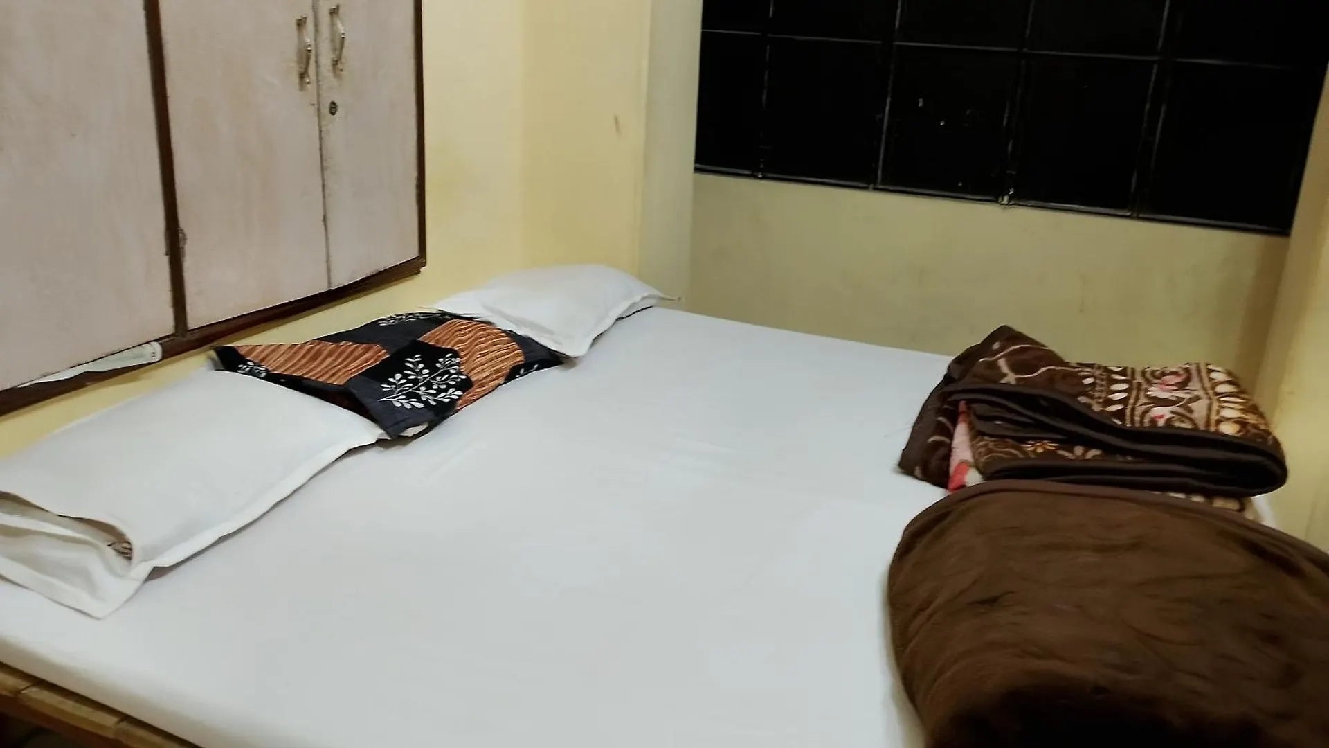 Roshni Paying Guest House Varanasi