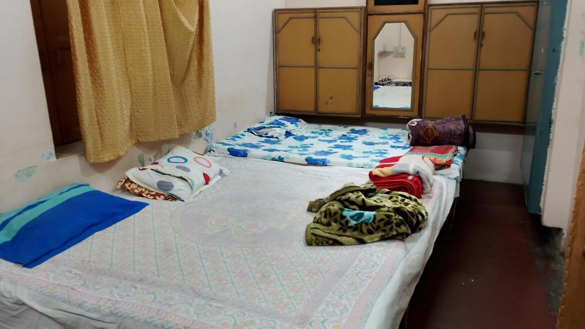 Roshni Paying Guest House Varanasi India
